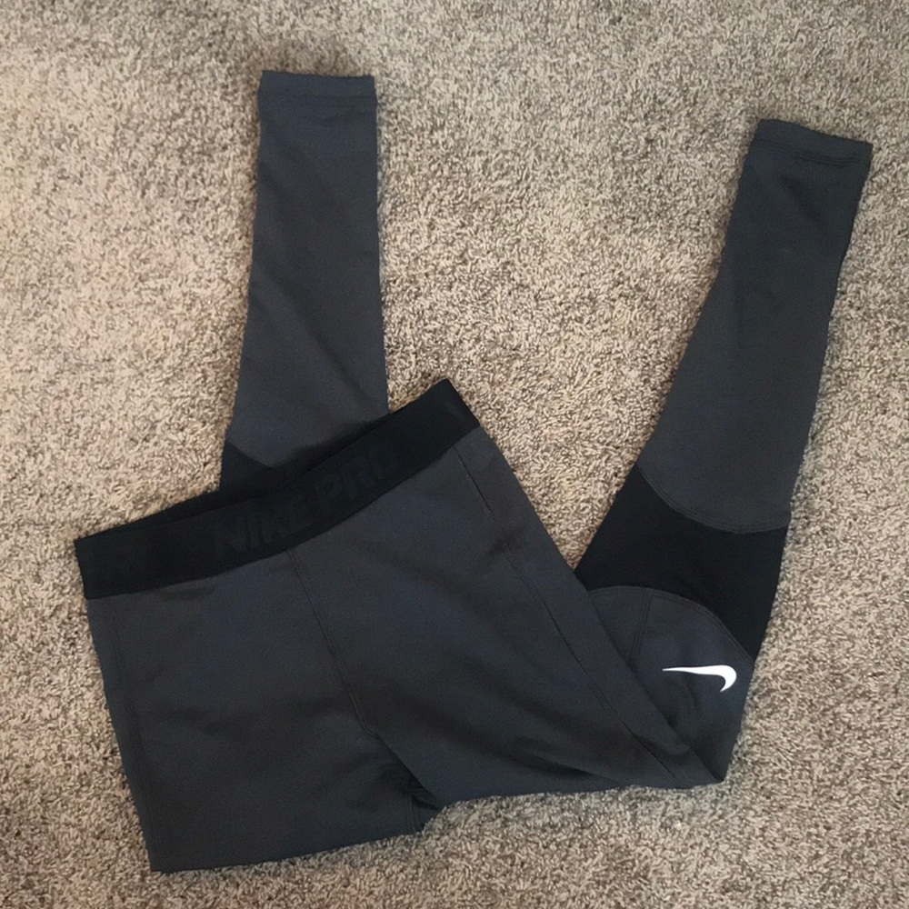 NIKE PRO SIZE SMALL LEGGINGS! - Picture 1 of 4